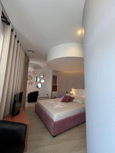 Exterior view of Icon Hotel