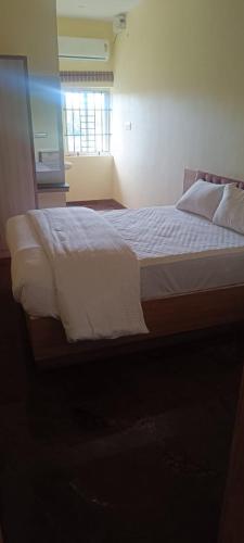 . ponpandian hotel
