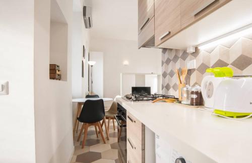 Renovated studio near the Vatican, Рим (фото 4)