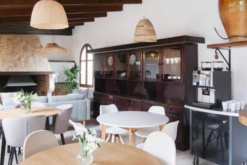 MATEO, Apartment auf Finca Zenara, Küche, XXL Pool, AC, WIFI, Yoga, Manacor (foto 6)