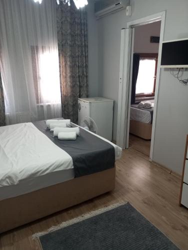 Standard Quadruple Room image 2