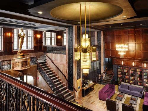 Hotel Phillips Kansas City, Curio Collection By Hilton in Kansas City, USA
