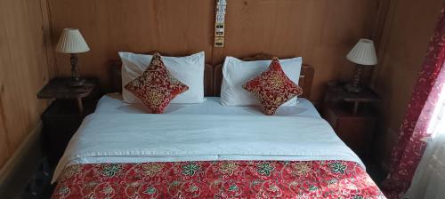 Deluxe Room image 10