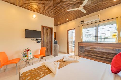 1 king bed, 1 twin bed