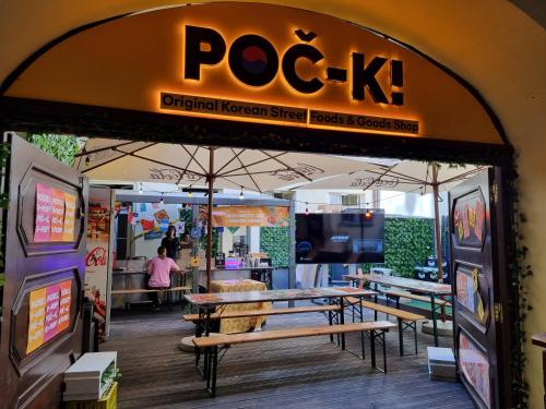 Restaurante, Korea town in Praga