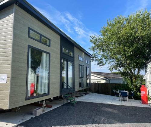 2 bedrooms, 3 beds