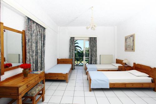 Standard Triple Studio room in Classic Apartments
