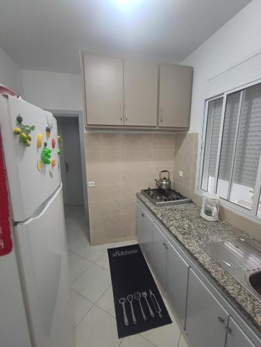 주방, Appartement quartier Salam in 벤세르고