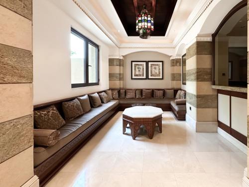 Trophy 2BR Aladdin Estate w Burj Khalifa View, Dubaj (fotografie 10)