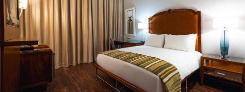 Pivot Hotel Montecasino Room Type - Queen Room
