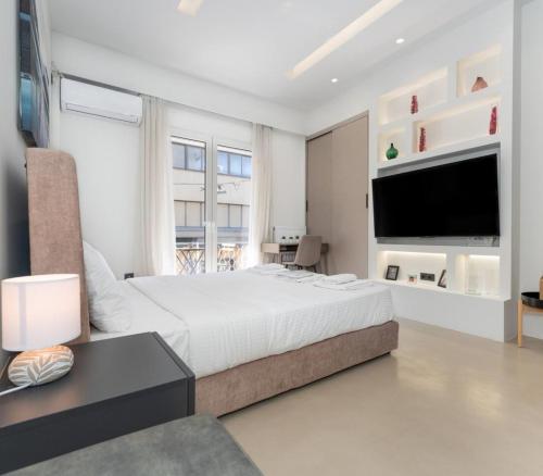 Minimal Studio with Balcony in Pagrati Athens - image 2