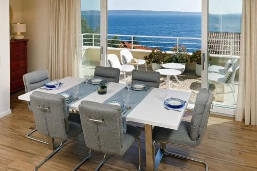 Villa Anadea with hot tub overlooking sea, Trogir (zdjęcie 10)