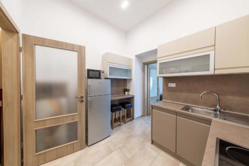 Eagle-eye downtown apartments by souperapartments - main image