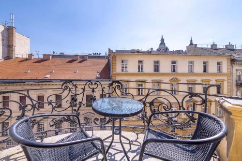 Apartment with Terrace image 9