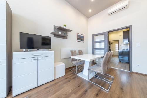 Deluxe Apartment image 3