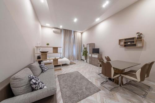 Apartment with Terrace image 3