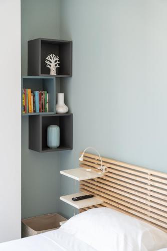 Penthouse with Panoramic Terrace -3 Min to Metro A, Rome (photo 7)