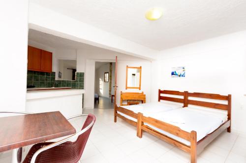Superior One-Bedroom Apartment with Side Sea View image 6