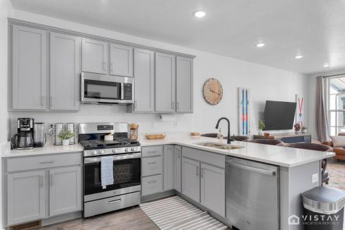 Retro Ski Chalet Retro Ski Chalet