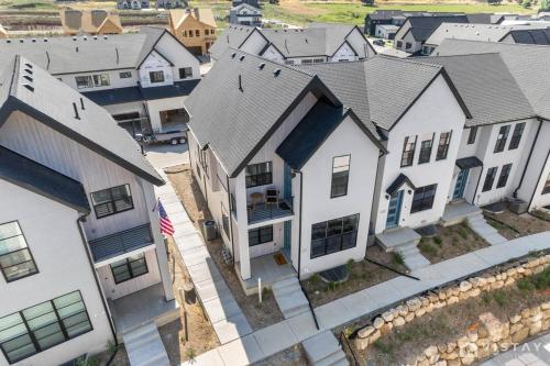 Retro Ski Chalet Retro Ski Chalet