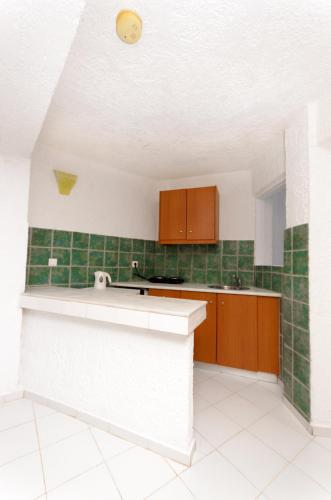 Superior One-Bedroom Apartment with Side Sea View image 5