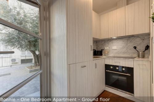 Bonnie - Clyde - Marvin Apartments by Mamo Florence