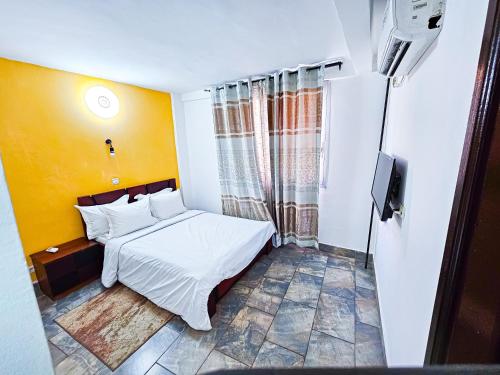 Deluxe Double Room image 9
