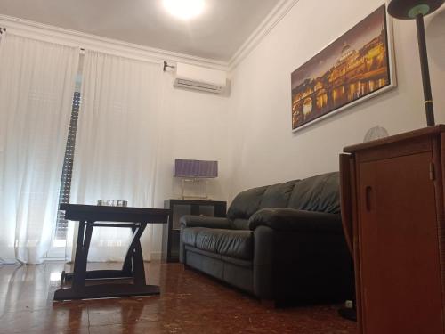 Beauty apartment in the green, direct link with center, Roma (foto 9)