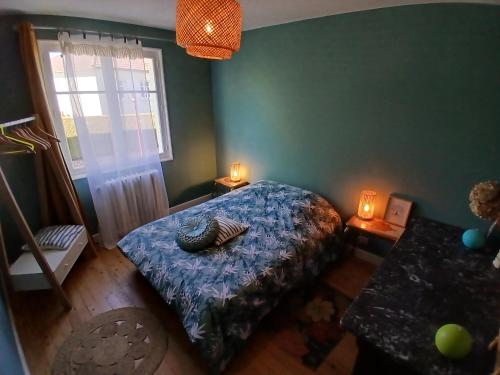La maison aux volets bleus gîte à louer Tonnac