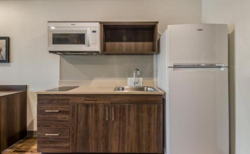 مطبخ, WoodSpring Suites Denver Commerce City in Commerce City