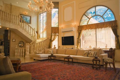 villa white hall in Yehud