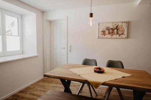 2 bedrooms, 3 beds