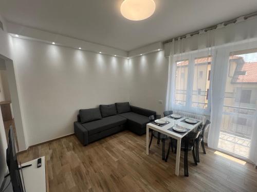 Paul House Brenta, Milan