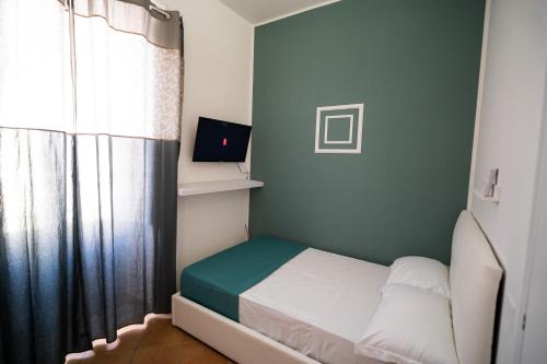 Double Room with Private External Bathroom image 7