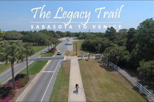 Home With Fenced Yard, Hot tub, Grill and 3 King Beds! in Sarasota, USA
