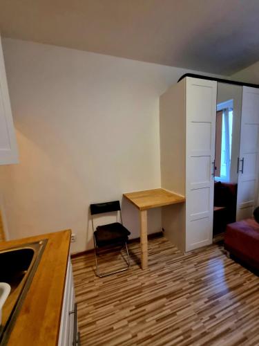 Center Quiet Cozy Studio