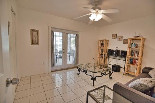 Van Nuys - main image