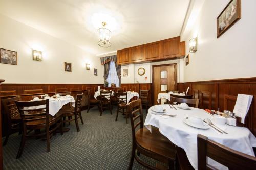 Regency House Hotel - image 2