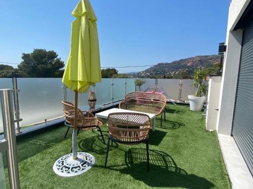 balcon/terrasse, Maison avec piscine in La Baumette