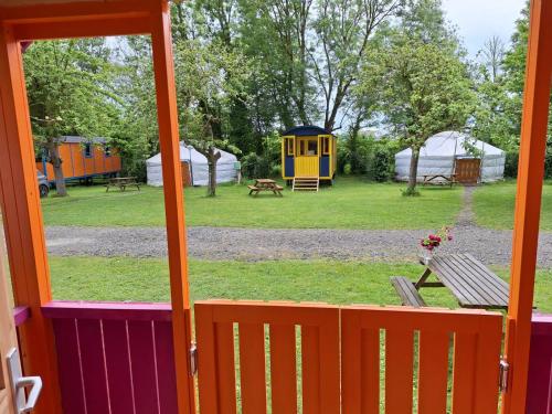 Le Village Insolite yourte et roulotte in Cancale