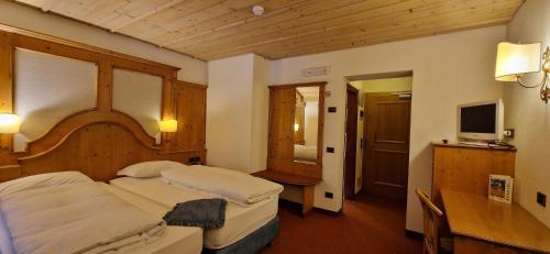 Small Double or Twin Room