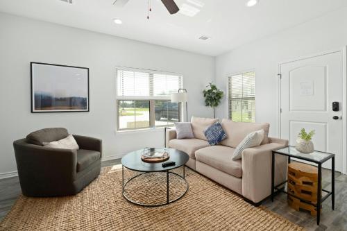 Dripping Springs Silver Creek Condos Thornton B- 2 Bedroom, 1st floor in Dripping Springs, USA