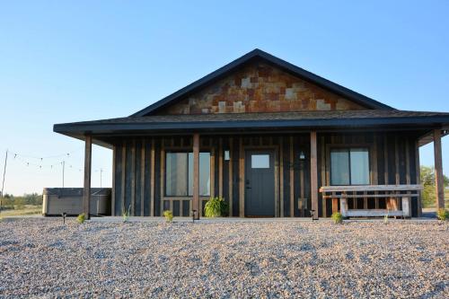 Hot Tub & Panoramic Views Bear Butte &Buffalo Chip in Sturgis (SD)