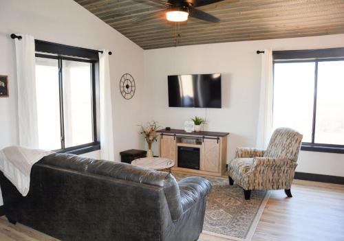 Hot Tub & Panoramic Views Bear Butte &Buffalo Chip in Sturgis (SD)