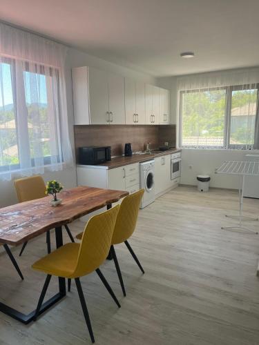 virtuve, Апартаменти за гости Сузи in Kirkovo