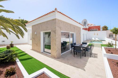 Villa Alex Costa Adeje - Tap to explore photos