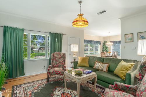 Shreve Town - Near Hospitals and Ideal for Long Stays in Shreveport, USA