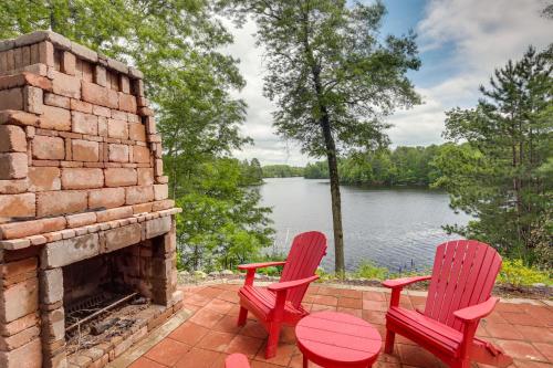 Tranquil Lakefront Cabin Fire Pit, Grill and Patio in 沃索 (WI)