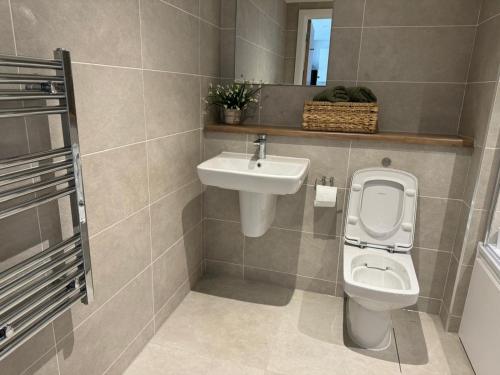 Penthouse height Flat, City View Balcony, Quiet, Free Wifi, Gym & More Minimalistic Home, Манчестер (фото 6)