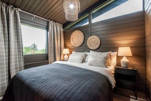 Modern Summerhouse Views Outdoor Spaces Patio in 勒伊加湖